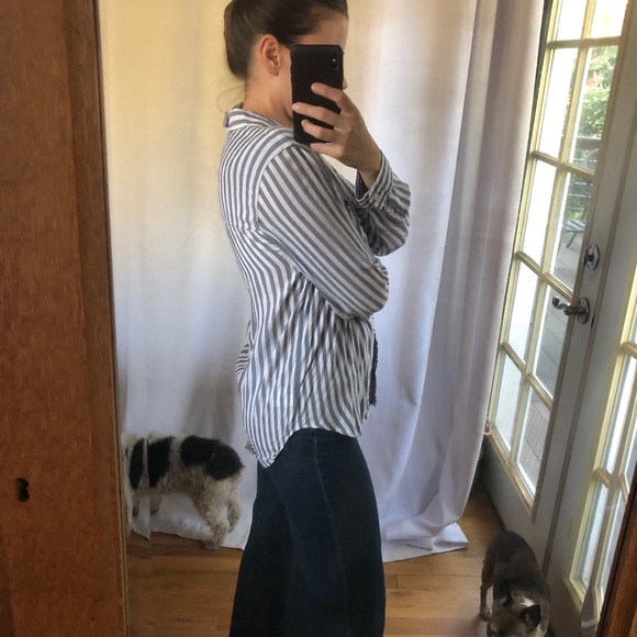 Embroidered 💃 Button Up - Picture 5 of 11